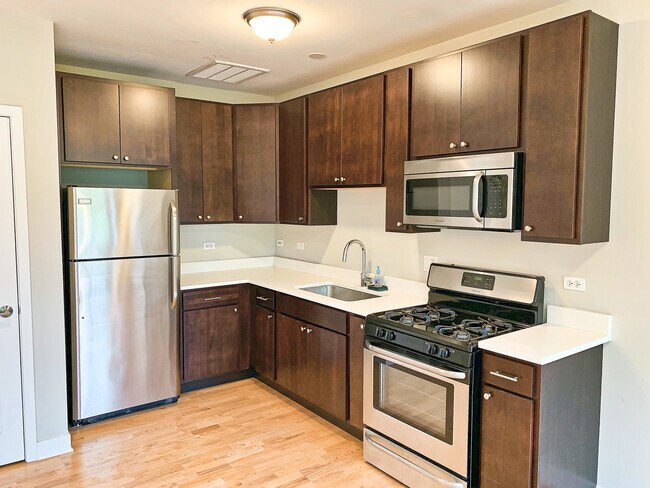 Foto del edificio - 6125 N Clark St