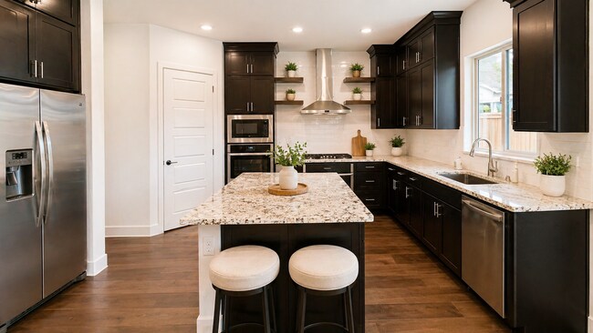 Foto del edificio - Stunning home with luxurious wood floor and beautiful spacious yard