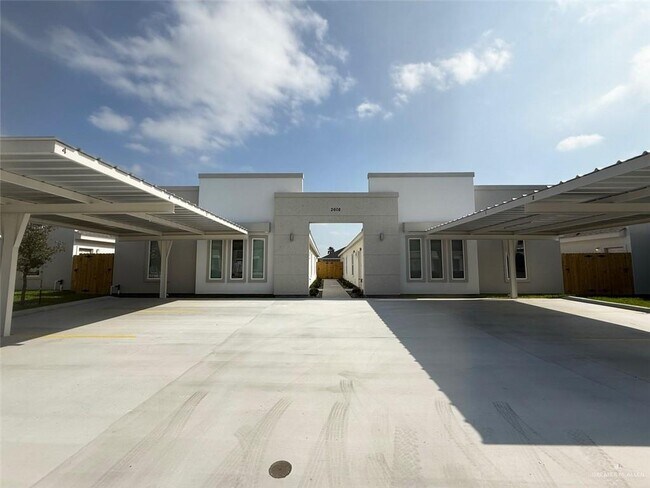 Foto del edificio - 2608 East Harrison Avenue