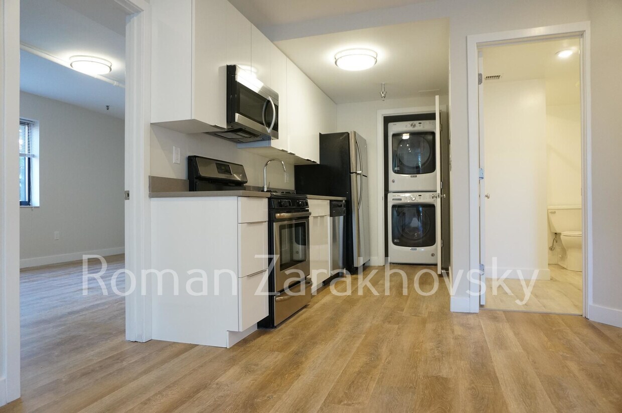 Primary Photo - 27 Webster Ave