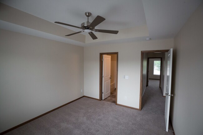Building Photo - 1105 Mormon Trek Blvd