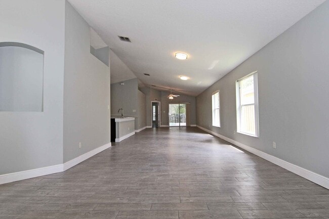 Photo - Renovated 4/2 Pool home in a cul-de-sac