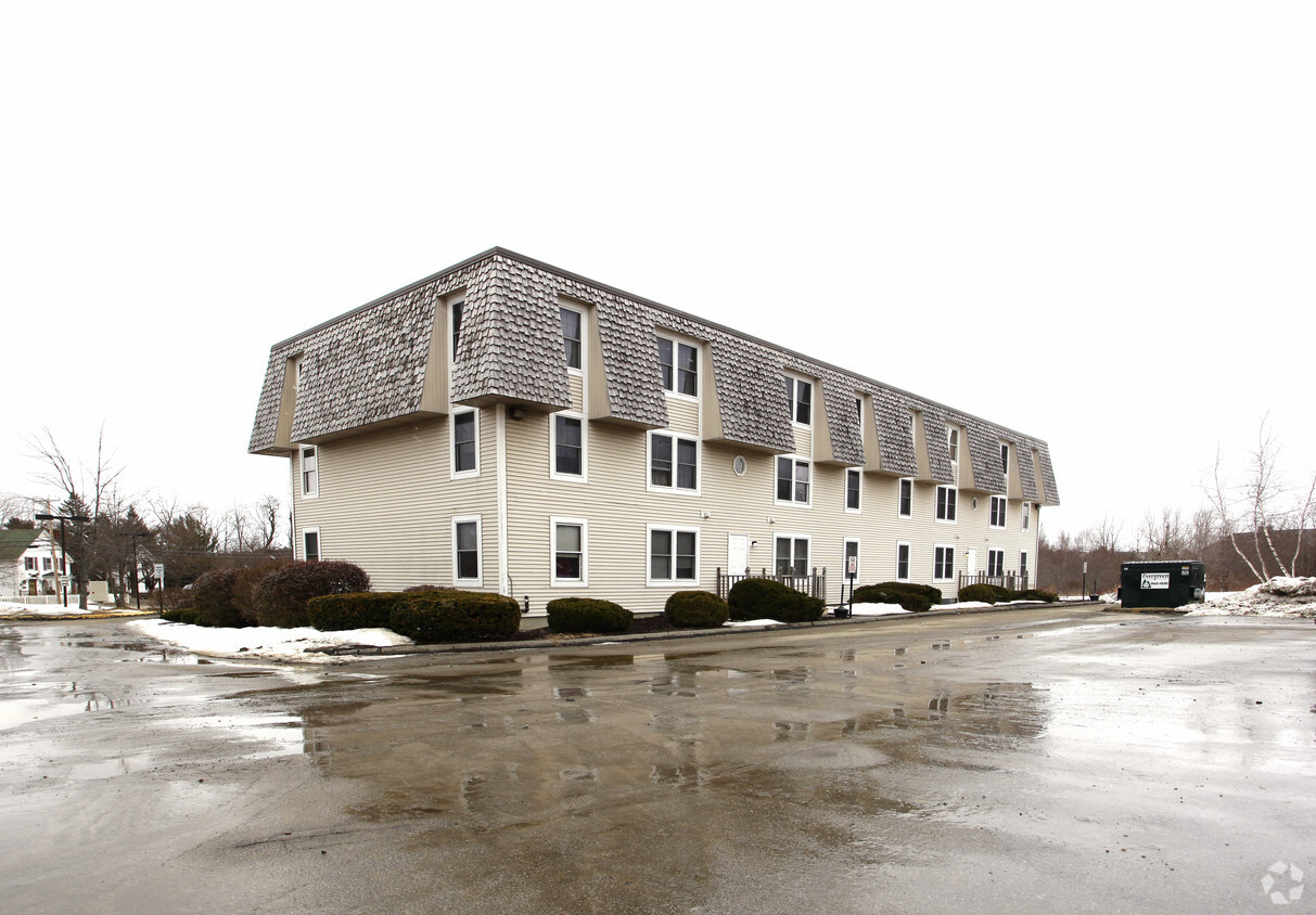 Building Photo - Deerfield Apartments