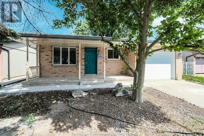 Building Photo - 3309 Aurora Dr