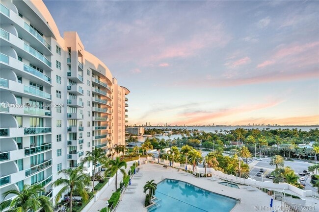 Building Photo - 7900 Harbor Island Dr