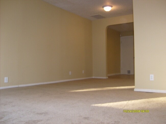 Building Photo - 2022 Filbert St