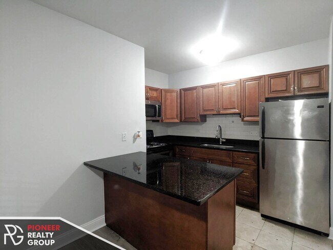 Foto del edificio - 3641 W Dickens Ave