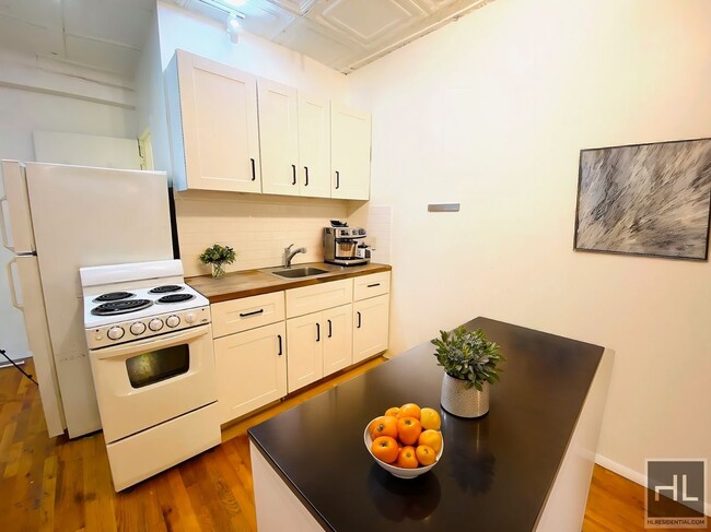 Foto del edificio - Huge Orchard Street Loft Apartment!