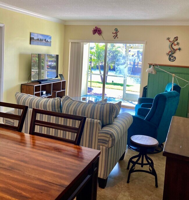 Foto del edificio - 912 Pine Dr