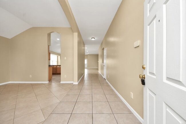 Building Photo - 8431 Taraglen Ct
