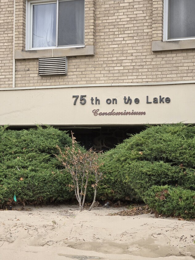 Primary Photo - 2772 E 75th St
