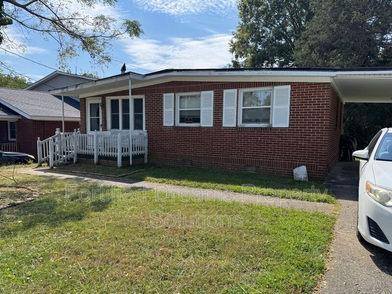 Foto principal - 1308 Westmoreland Dr