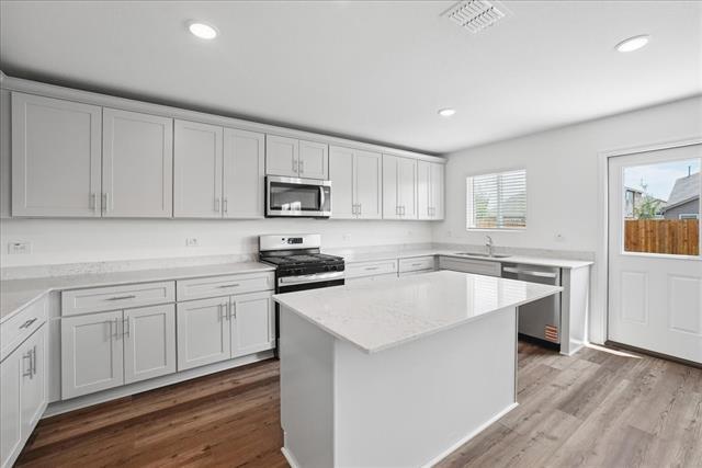 Foto del edificio - 16000 Isles Dr