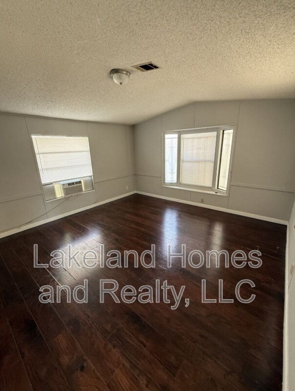 Foto del edificio - 2906 Rossi Ln