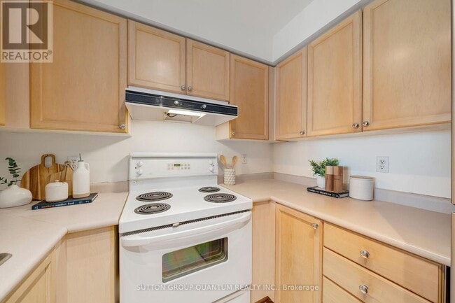 Photo du bâtiment - 2585 Erin Centre Blvd