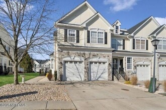 Building Photo - 10 Brookfield Dr