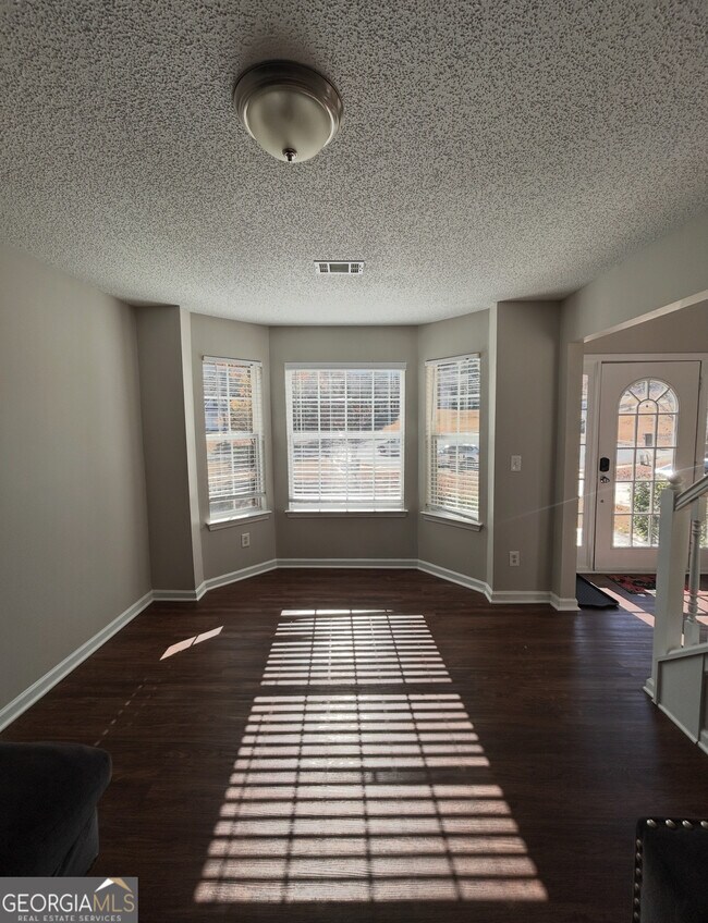 Building Photo - 336 Riverview Ct