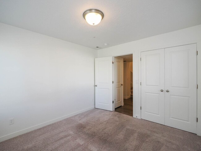 Foto del edificio - Beautiful Townhome near Mountain View Village