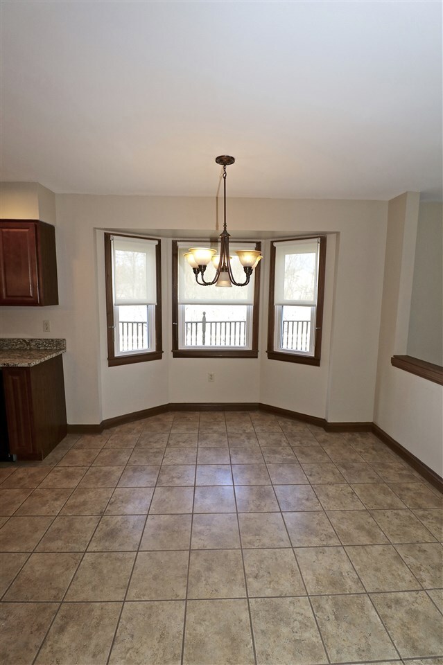 Building Photo - 632 Frogtown Rd