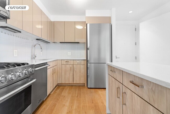 Building Photo - 171 W 131st St