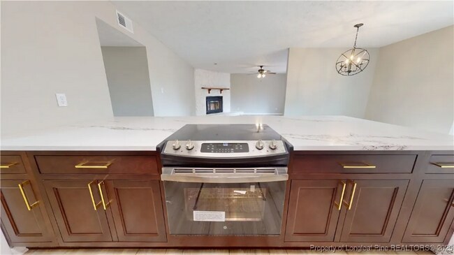 Foto del edificio - 3539 Rolls Ave