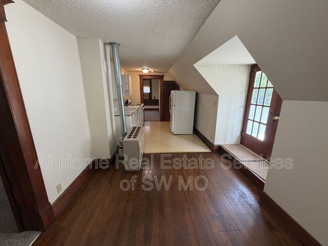 Foto del edificio - 839 S Broadway Ave