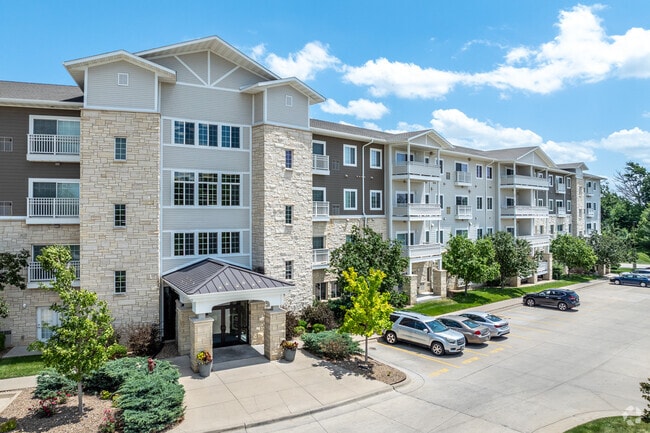 Building Photo - Riverview Place