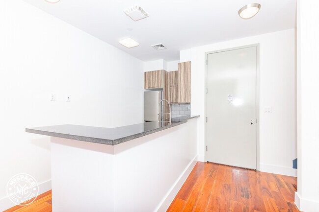 Building Photo - 327 Herkimer St