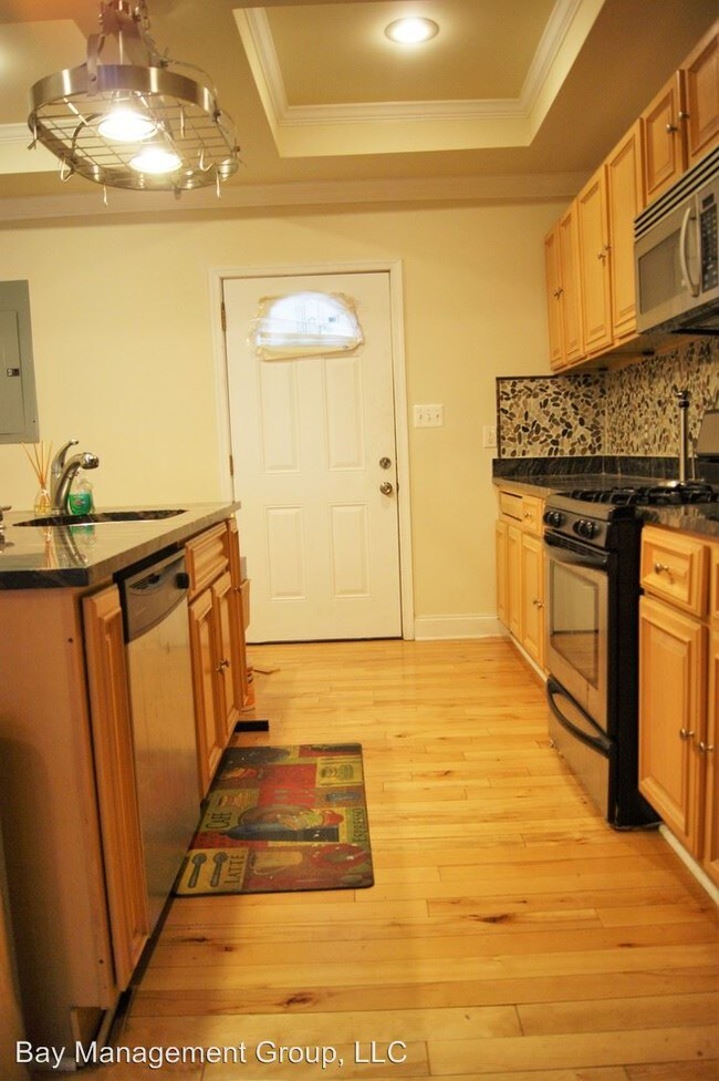 Building Photo - 2 br, 3 bath House - 1268 James Street