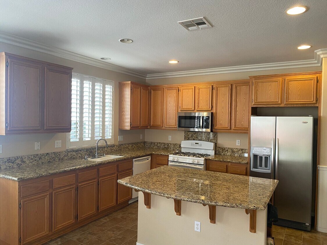 Primary Photo - Great home for Seniors in Four Seasons com...