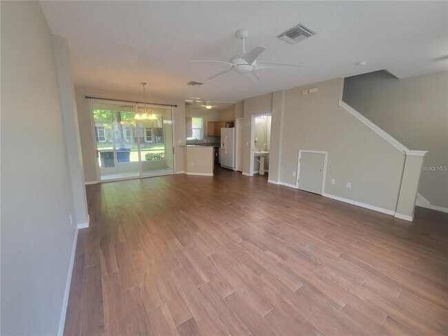 Foto del edificio - 2221 Golden Oak Ln