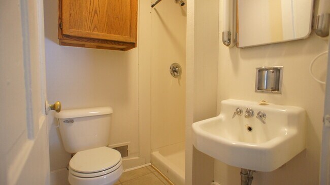 Building Photo - 1609 Briggs St