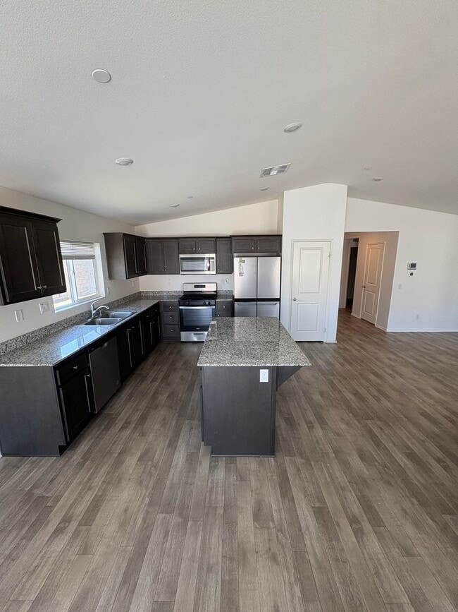 Building Photo - 1460 Caprice Ct
