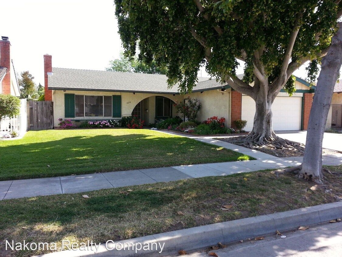 Primary Photo - 5 br, 2 bath House - 918 E Mardell Ave