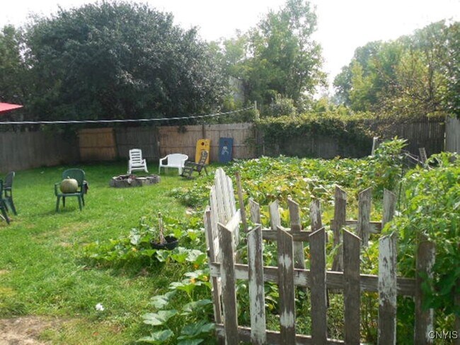 Foto del edificio - 835 Ann St