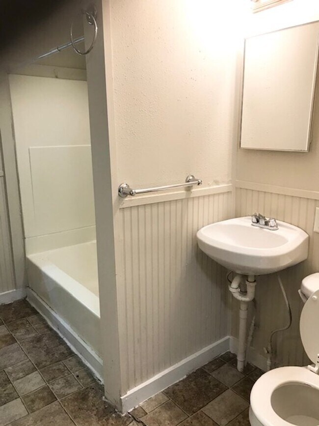 Foto del edificio - 1004 Ave F