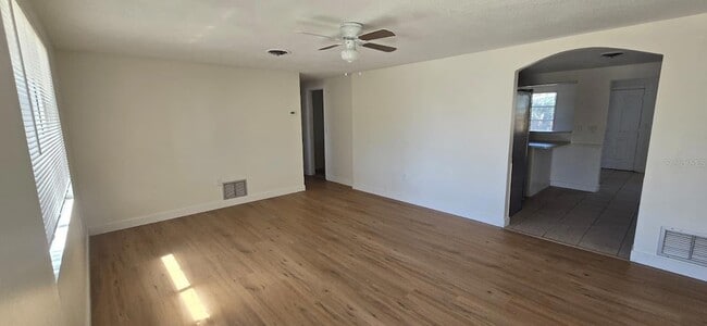 Building Photo - 36 Tulane Rd