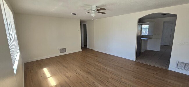 Foto del edificio - 36 Tulane Rd