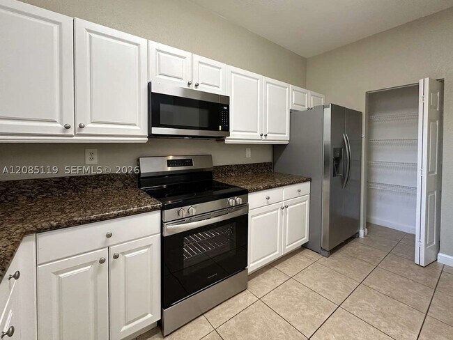 Foto del edificio - 12947 SW 133rd St