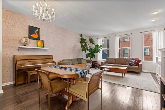 Foto del edificio - 4647 S Lake Park Ave