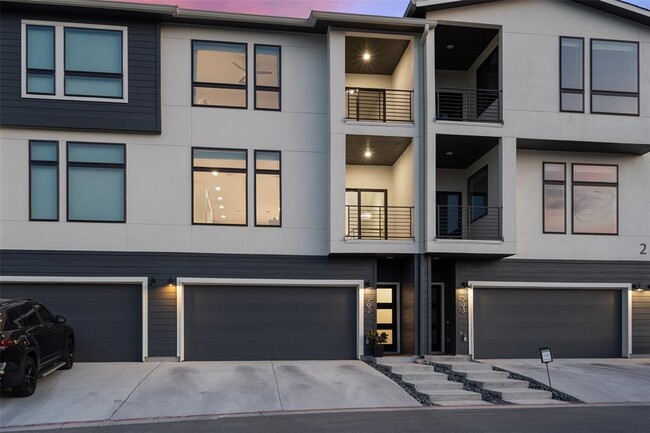 Building Photo - 2050 Lohmans Spur Rd