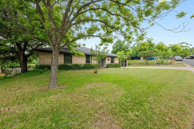Foto del edificio - 8307 Spring Valley Dr