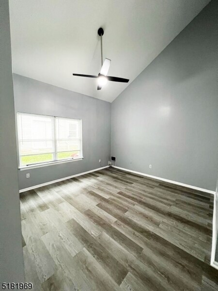 Foto del edificio - 120 Fulton Ct