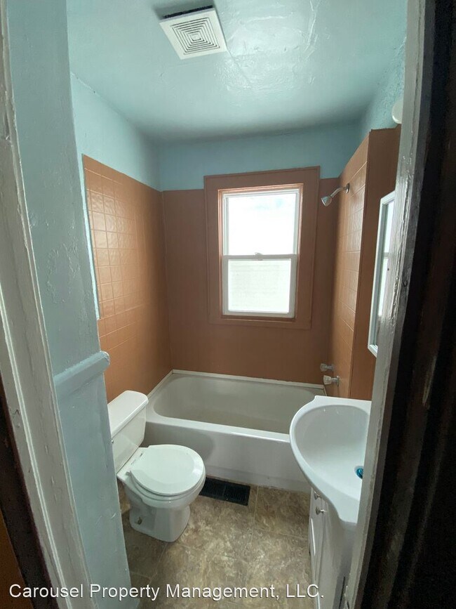 Foto del edificio - 2 br, 1 bath House - 1215 Henning Ave