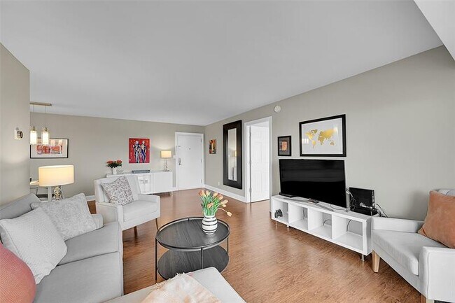 Foto del edificio - 2841 N Ocean Blvd