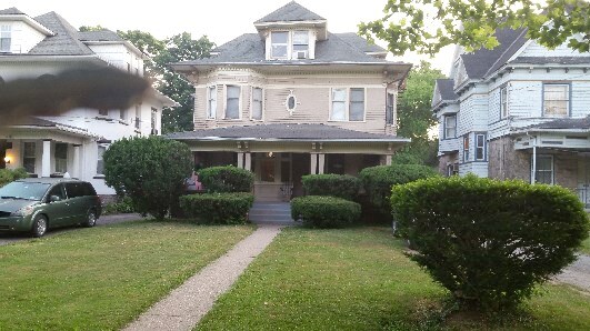 Primary Photo - 834 W State St