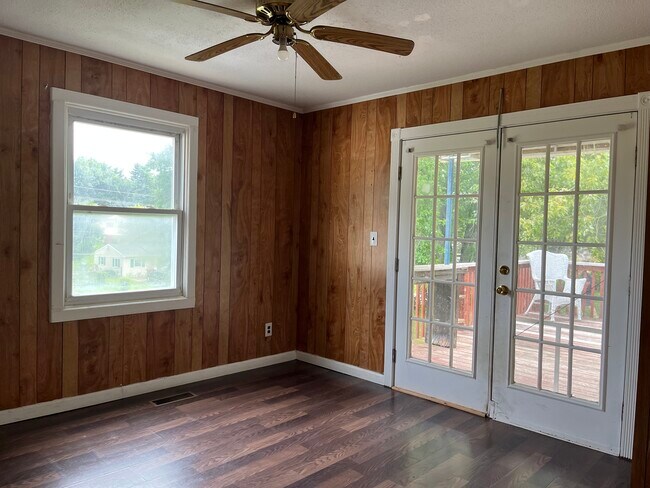 Building Photo - 1699 Indian Ridge Rd