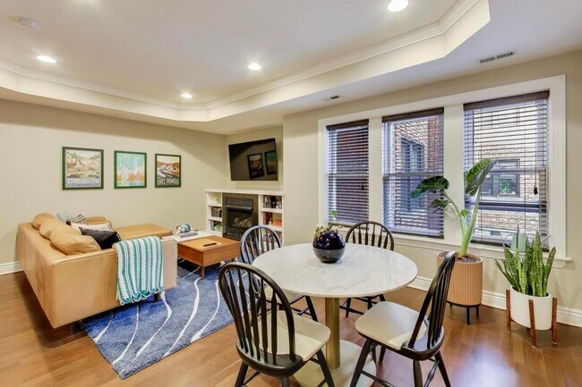 Foto del edificio - 528 W Cornelia Ave