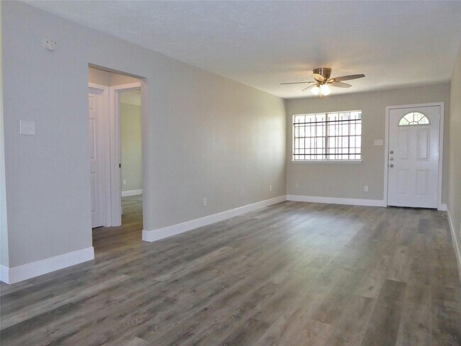 Building Photo - 5238 Madden Ln