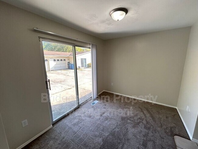 Foto del edificio - 3553 Golden Meadows Ct